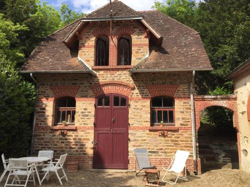 Gîte Les Ecuries du Manoir de Bénédicte : Hebergement proche de Curcy-sur-Orne