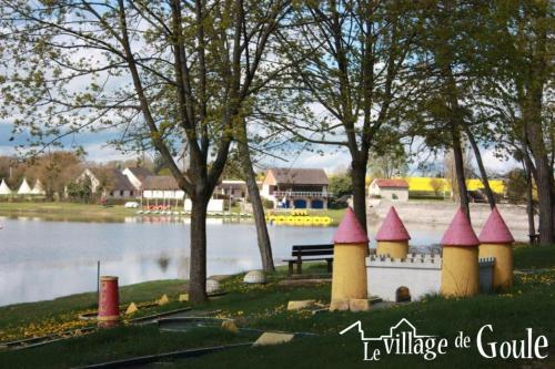 Village de Goule : Hebergement proche d'Ainay-le-Château