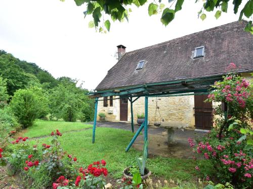 Maison De Vacances - Salignac-Eyvigues : Hebergement proche de Simeyrols