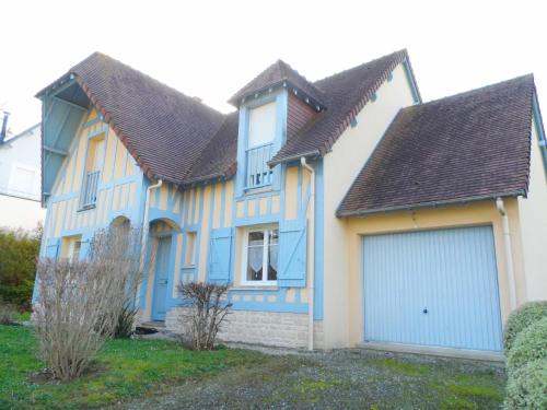 Villers Sur Mer - Villa 6 Pièces - Vue jardin : Appartement proche d'Annebault