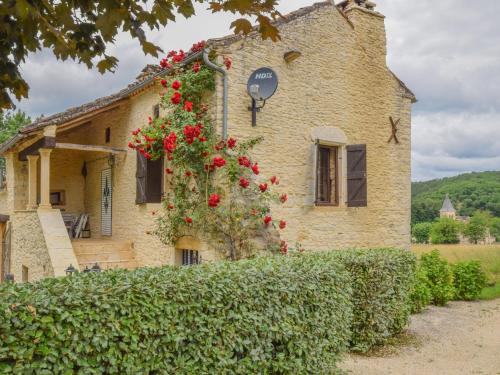 Holiday home Puy-l'Évêque : Hebergement proche de Castelfranc