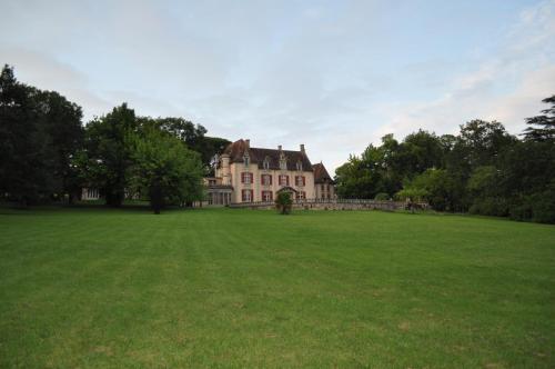 Chateau Logis de Roche : Hebergement proche de Saint-Sardos