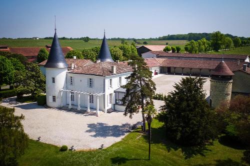 Gîte Château de Seguin : Hebergement proche de Haux