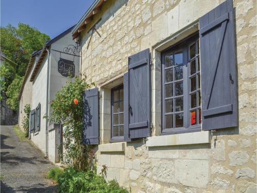 Three-Bedroom Holiday Home in Candes St Martin : Hebergement proche de Couziers