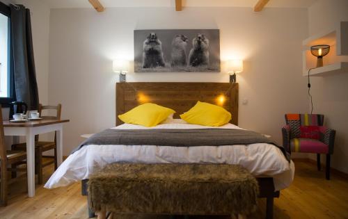 Le Passe Montagne : Chambres d'hotes/B&B proche d'Enchastrayes