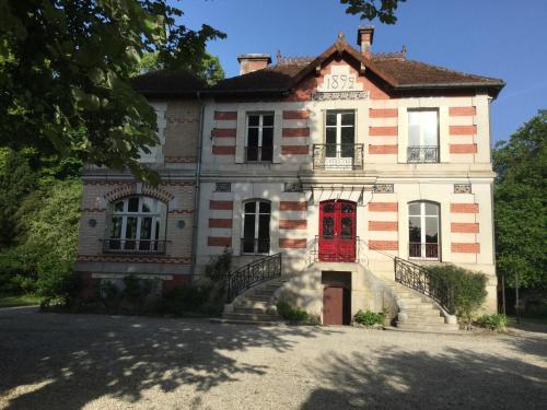 La Villa 1892 : Hebergement proche de Poinçon-lès-Larrey