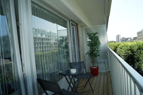 Studio proche centre avec balcon, linge et ménage : Appartement proche de Sillery
