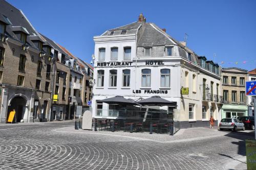 Hôtel Les Frangins : Hotel proche de Bollezeele