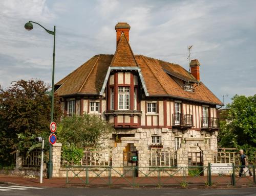 Apakabar Homestay : Chambres d'hotes/B&B proche de Chailly-en-Bière