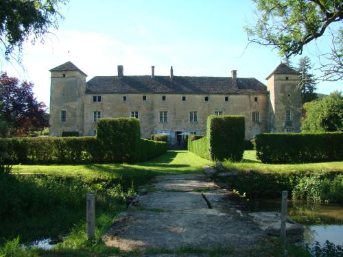 Château d'Ozenay : Hebergement proche de Cuisery
