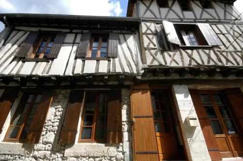 L' Ancien Relais de Poste : Appartement proche de Sainte-Gemme-Martaillac