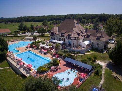 Vakantiepark Chateau Cazaleres : Hebergement proche de Le Mas-d'Azil