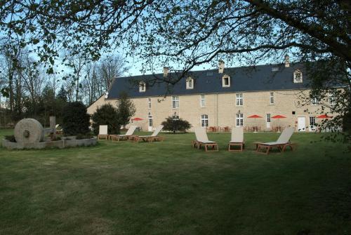Le Manoir De Mathan : Hotel proche de Rucqueville