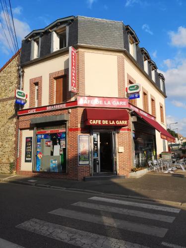 Café de la Gare : Hotel proche d'Andilly