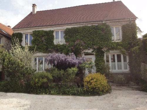 Couleurs et jardin : Chambres d'hotes/B&B proche de Fontenay-Trésigny