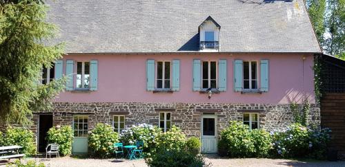Maison d'hôtes Petit coin de paradis : Chambres d'hotes/B&B proche de Saint-Ébremond-de-Bonfossé
