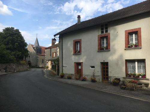 La petite maison : Hebergement proche de Saint-Étienne-de-Fursac