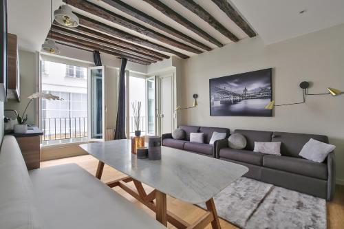 Appartement 70 - Authentic Parisian Flat