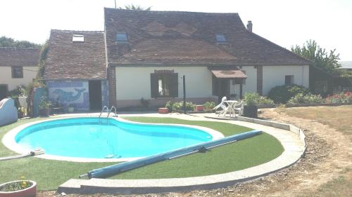 La piscine au rosiers : Hebergement proche de Saint-Loup-de-Gonois