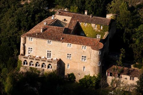 Châteauzen : Hotel proche de Pégairolles-de-Buèges
