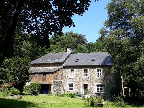 Le vieux moulin : Chambres d'hotes/B&B proche de Pommerit-le-Vicomte