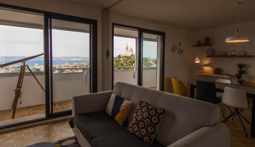 Grand T2 - Vue féérique sur mer et Notre Dame : Appartement proche du 8e Arrondissement de Marseille