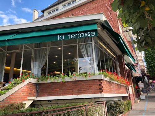 Logis Terrasse Hôtel : Hotel proche de Cheffreville-Tonnencourt