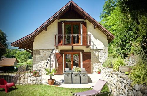 Chambres d'hôtes des lodges de la Cascade : Hebergement proche de La Chapelle-du-Mont-du-Chat