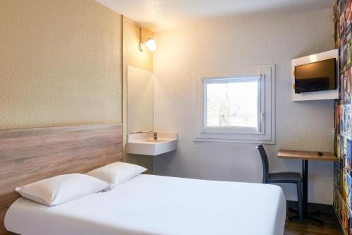 hotelF1 Moret Fontainebleau : Hotel proche de Saint-Germain-Laval
