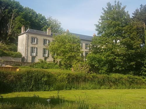 Maison Volière : Chambres d'hotes/B&B proche de Saint-Sulpice-le-Dunois