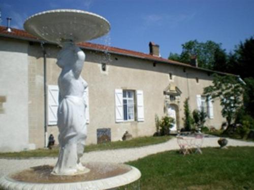 Gite Le Château de Mouzay : Hebergement proche de Neuville-sur-Ornain