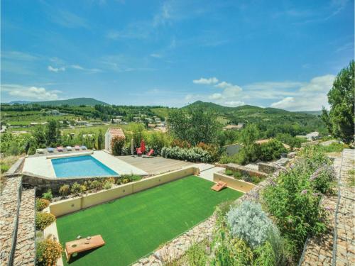 Five-Bedroom Holiday Home in Cascastel d. Corbieres : Hebergement proche d'Albas