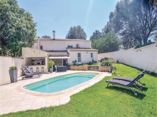 Holiday home Saint-Chamas with Outdoor Swimming Pool 420 : Hebergement proche de Lançon-Provence