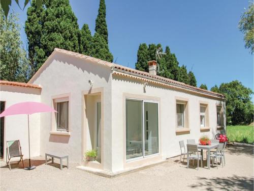 Four-Bedroom Holiday Home in Salon de Provence : Hebergement proche de Lançon-Provence
