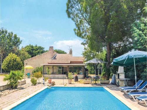 Three-Bedroom Holiday Home in Aix en Provence : Hebergement proche de Meyrargues
