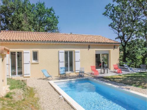 Four-Bedroom Holiday Home in Valaurie : Hebergement proche de Montjoyer