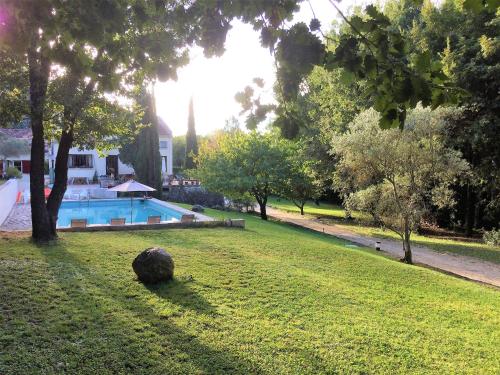 Villa avec piscine à Aix en Provence : Hebergement proche de Saint-Antonin-sur-Bayon