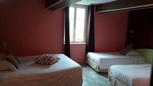 Hostellerie du Lion d'Or : Hotel proche de Guernanville