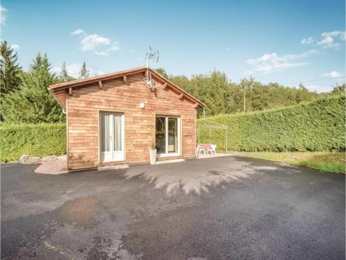 Two-Bedroom Holiday Home in Savignac-Les-Eglises : Hebergement proche de Coulaures