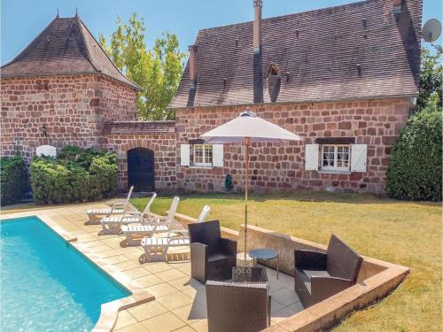 Six-Bedroom Holiday Home in Villac : Hebergement proche de Châtres