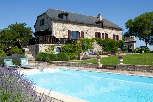 Saint-Andre-de-Najac Villa Sleeps 8 Pool WiFi : Hebergement proche de Pradinas