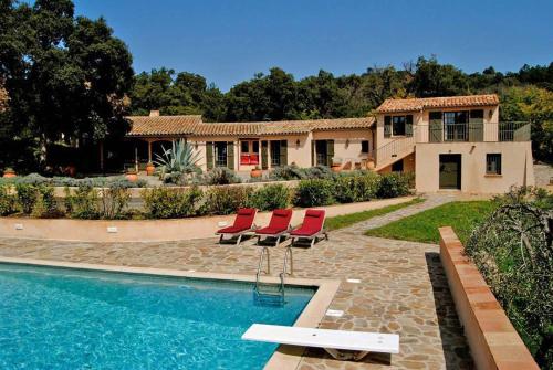 Preconil Villa Sleeps 8 Pool WiFi : Hebergement proche de La Garde-Freinet