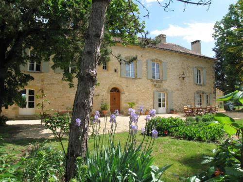 Monpazier Villa Sleeps 9 Pool WiFi : Hebergement proche de Montferrand-du-Périgord