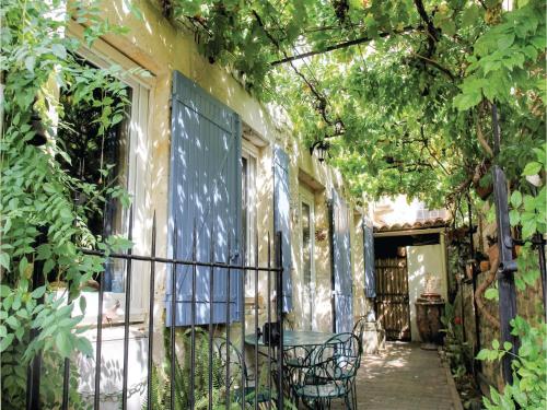 Two-Bedroom Holiday Home in Boulbon : Hebergement proche de Théziers