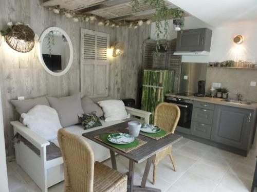 SIANDAKI - logement romantique de charme : Appartement proche de La Motte