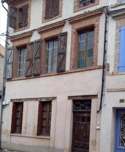 Ecole Tarnaise : Appartement proche de Castelnau-de-Montmiral