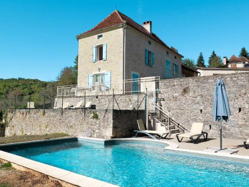 Ferienhaus mit Pool Tour-de-Faure 400S : Hebergement proche de Saint-Cirq-Lapopie