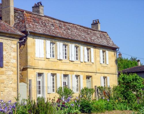 Lanquais Villa Sleeps 10 WiFi : Hebergement proche de Bourniquel