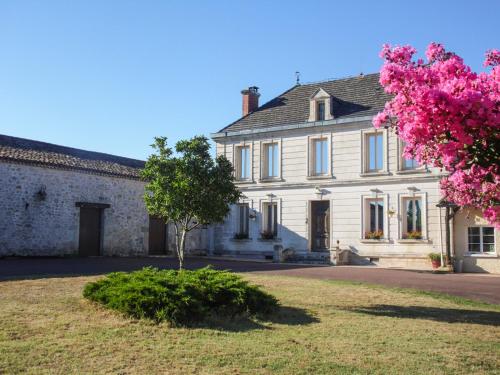 Montpeyroux Villa Sleeps 10 Pool WiFi : Hebergement proche de Francs