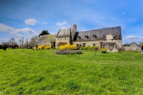Varennes-sur-Loire Villa Sleeps 2 WiFi : Hebergement proche de Couziers
